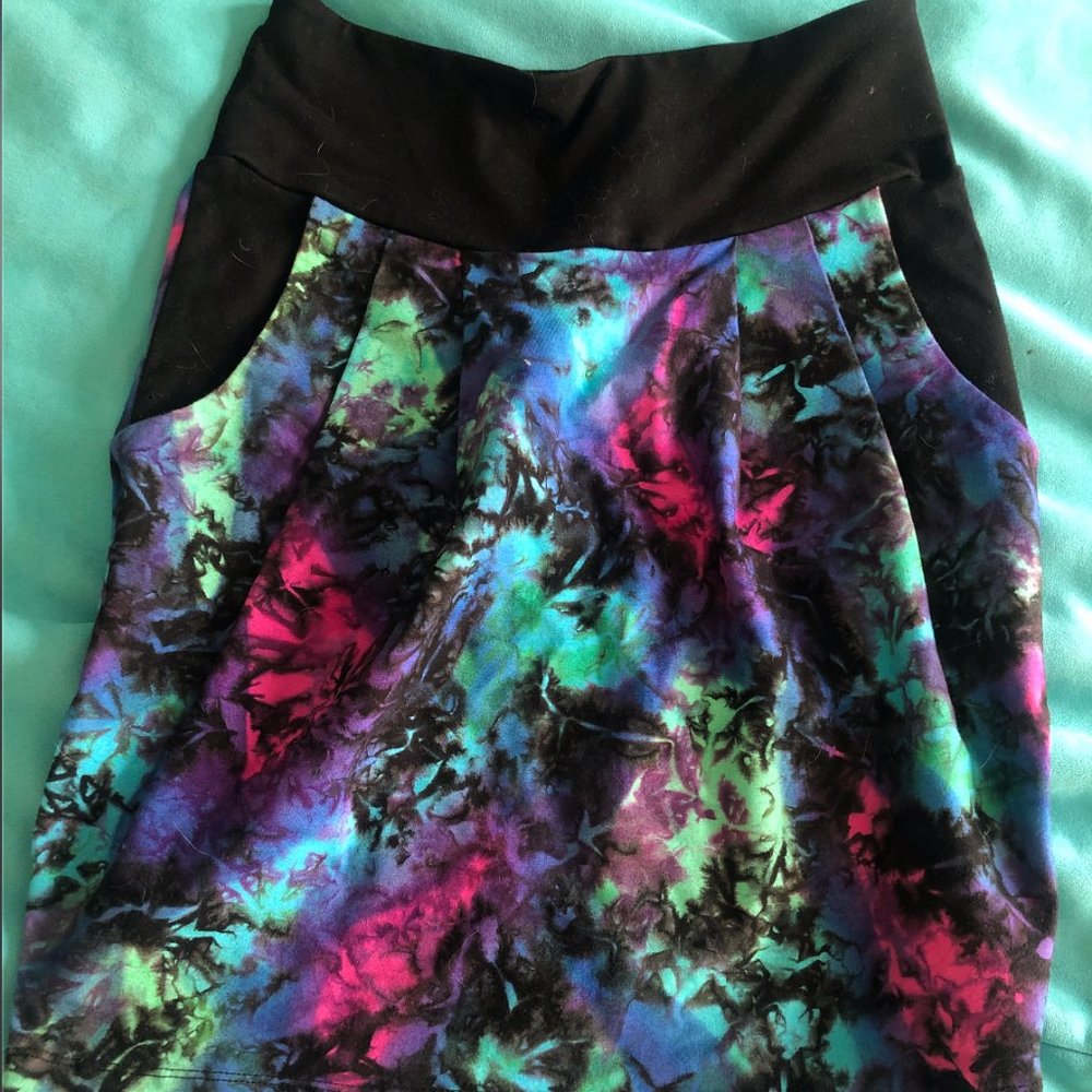High Waisted Colourful & Stretchy Skirt w/ Pockets